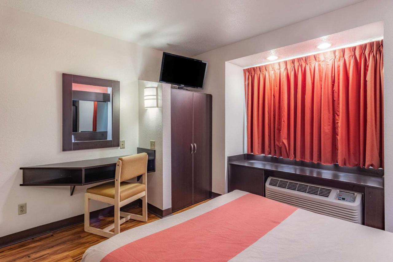 Motel 6 Chattanooga Downtown Bagian luar foto