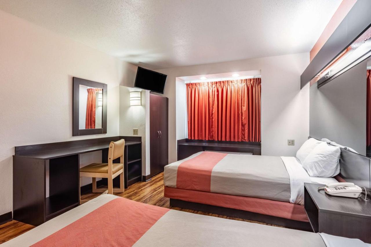 Motel 6 Chattanooga Downtown Bagian luar foto