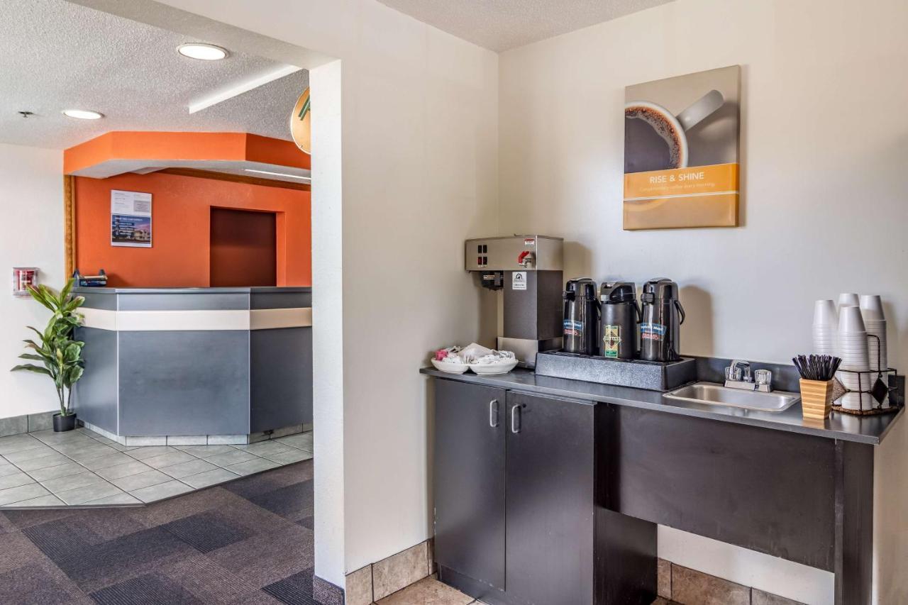 Motel 6 Chattanooga Downtown Bagian luar foto