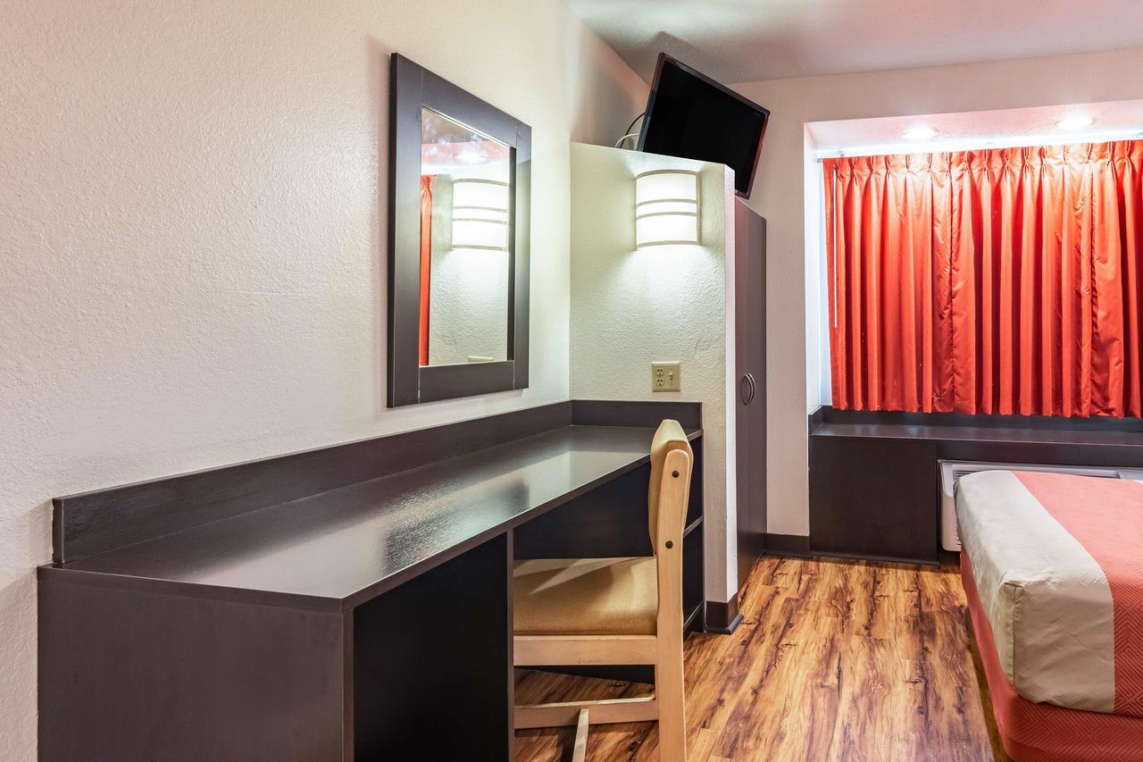 Motel 6 Chattanooga Downtown Bagian luar foto