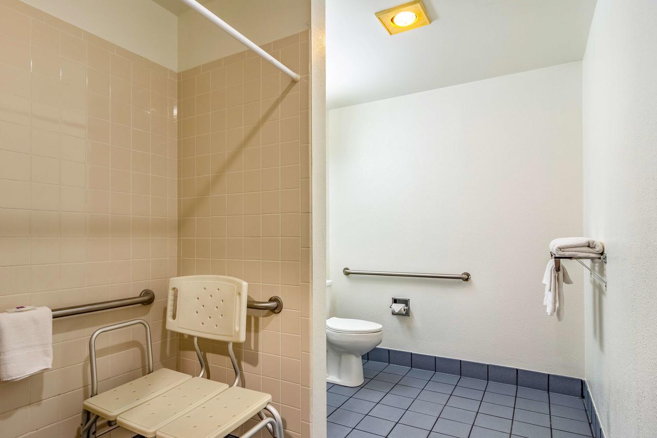 Motel 6 Chattanooga Downtown Bagian luar foto